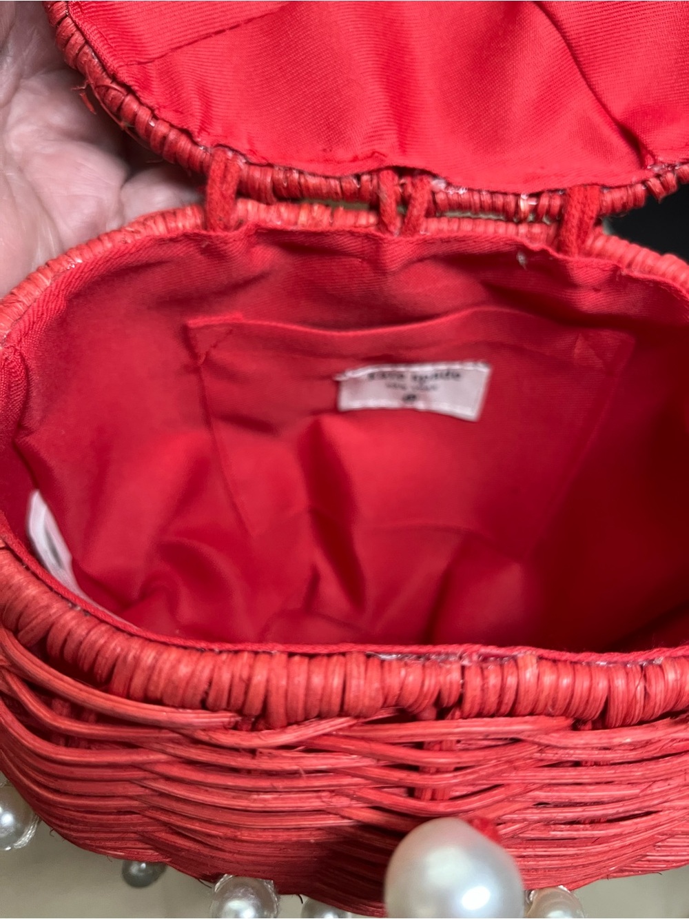 kate spade New York Red Strawberry Wicker Top-Handle Bag with Daisy Bag Charm. - Picture 6 of 7